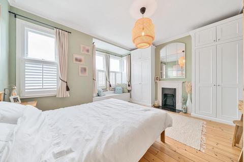 15 Cobham Road, Kingston Upon Thames, KT1 3AE