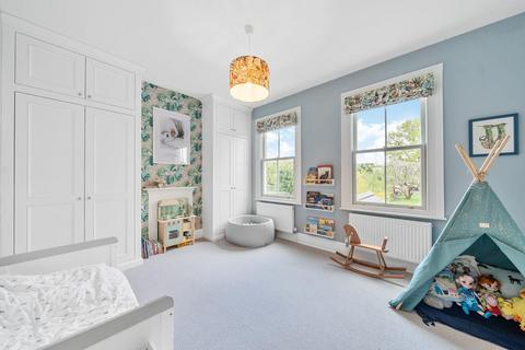 15 Cobham Road, Kingston Upon Thames, KT1 3AE