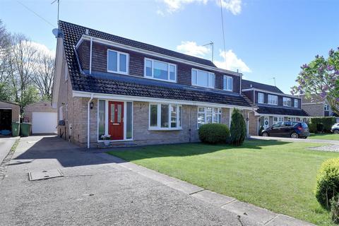 3 bedroom semi-detached house for sale, Manor Drive, Elloughton