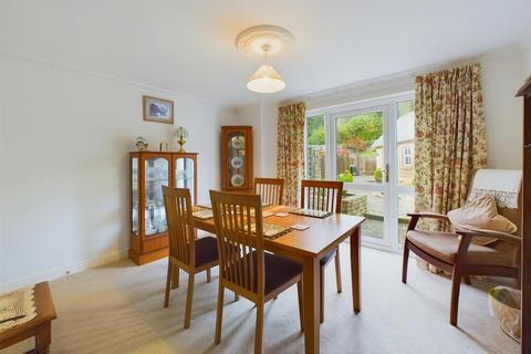 3 bedroom detached house for sale, Lascelles Road, Buxton