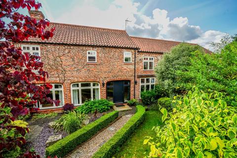 5 bedroom barn conversion for sale, Walnut Close, Heslington, York