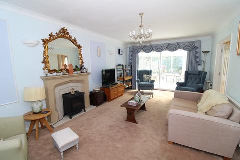 4 bedroom detached house for sale, Tall Elms Close, Bromley, BR2