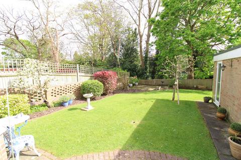 4 bedroom detached house for sale, Tall Elms Close, Bromley, BR2