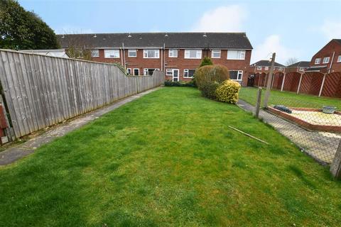 3 bedroom townhouse for sale, Woodhall Drive, Waltham DN37