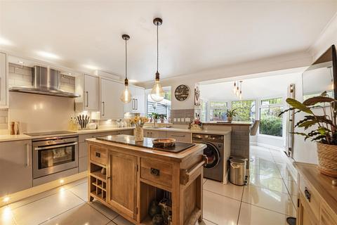 17 Chestnut Lane, Vigo, Gravesend, DA13 0TB