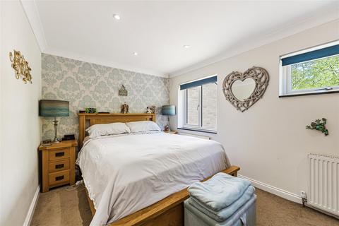 17 Chestnut Lane, Vigo, Gravesend, DA13 0TB