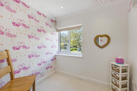17 Chestnut Lane, Vigo, Gravesend, DA13 0TB