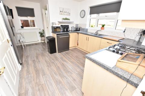 25 Cherry Close, Humberston, Grimsby, DN36 4US
