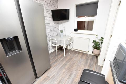 25 Cherry Close, Humberston, Grimsby, DN36 4US