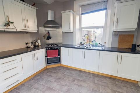 4 bedroom terraced house to rent, Belle Vue Terrace, North Shields
