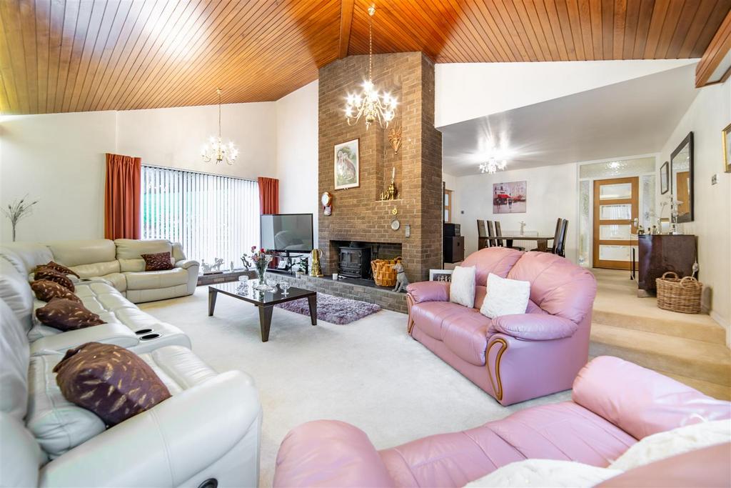 12 The Dell, Morpeth NE61 5 bed detached house for sale £895,000