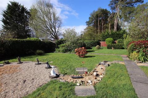 10 Craigside Road, St Leonards, Ringwood, BH24 2QX