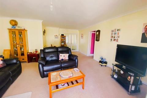 10 Craigside Road, St Leonards, Ringwood, BH24 2QX