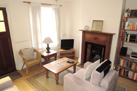 19 Bergholt Road, Colchester, CO4 5AA