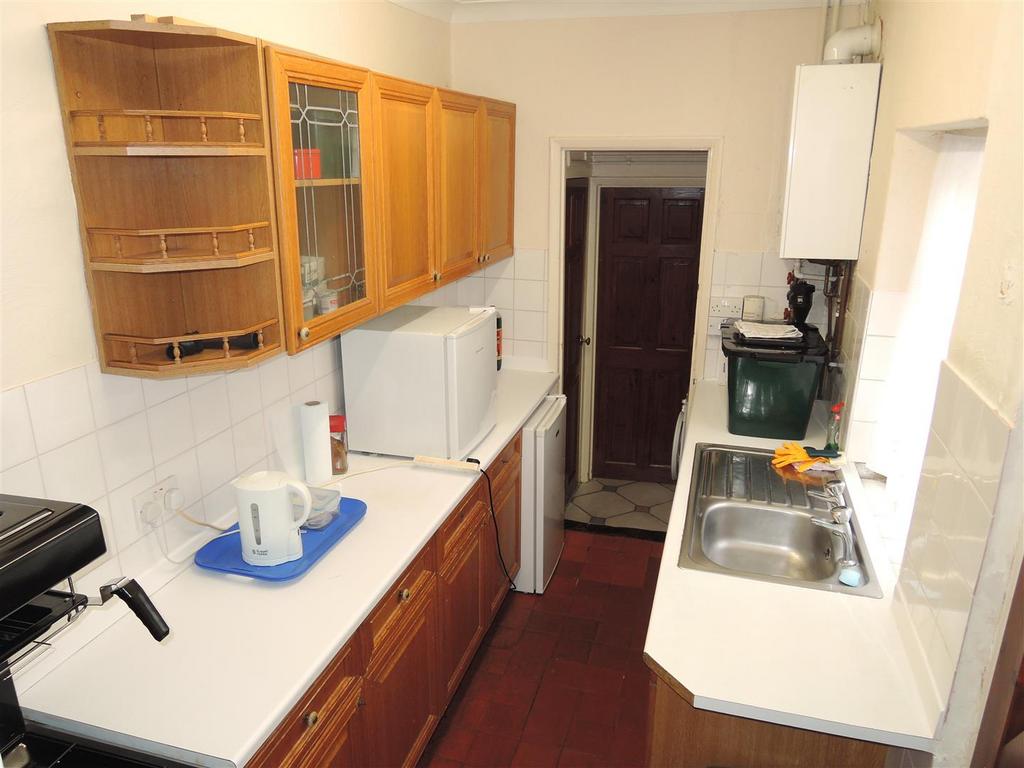 Kitchen: