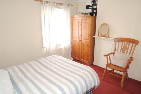19 Bergholt Road, Colchester, CO4 5AA