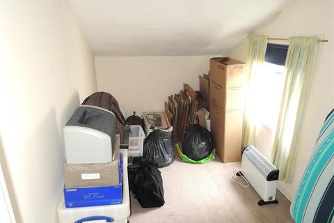 19 Bergholt Road, Colchester, CO4 5AA