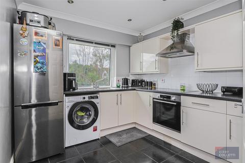 undefined, Hadleigh Court, Broxbourne, Herts