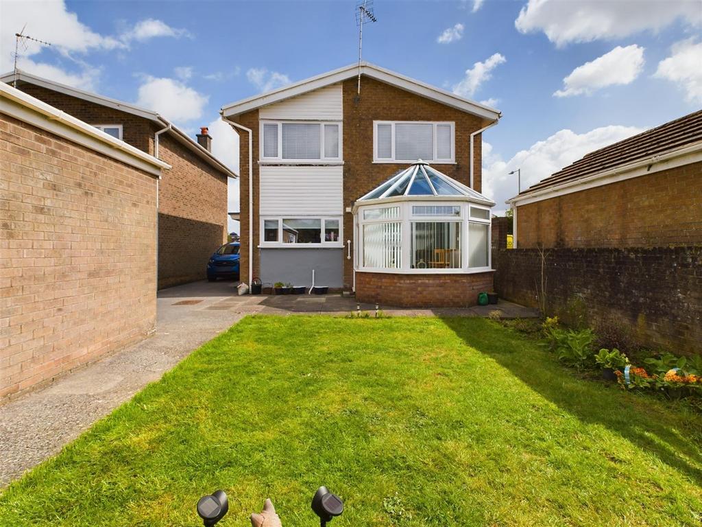 GlanYParc, Bridgend CF31 3 bed detached house for sale £300,000