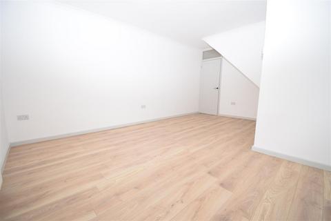 5 Bracken Drive, Rugby, CV22 6SL