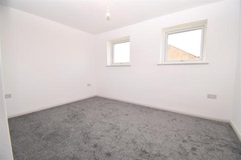 5 Bracken Drive, Rugby, CV22 6SL