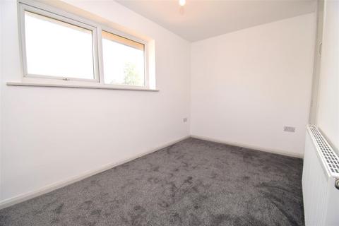 5 Bracken Drive, Rugby, CV22 6SL