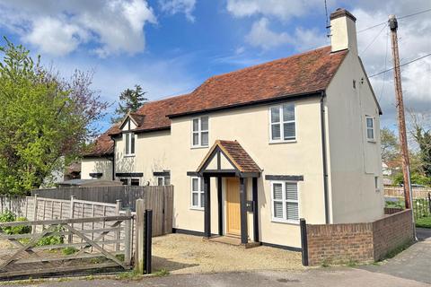 3 bedroom detached house to rent, Green End Street, Aston Clinton HP22