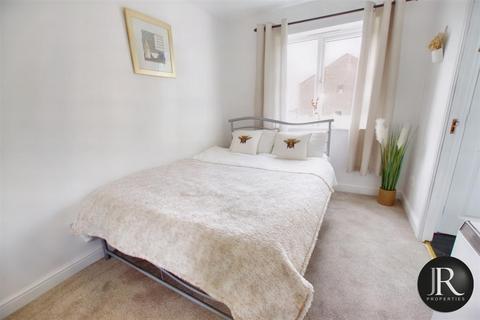 1 bedroom maisonette for sale, Greenslade Grove, Hednesford WS12