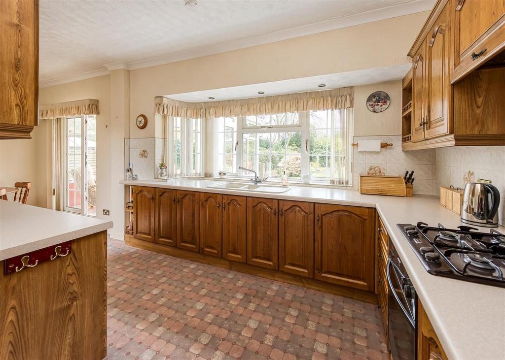 19 Foley Avenue-kitchen1.jpg