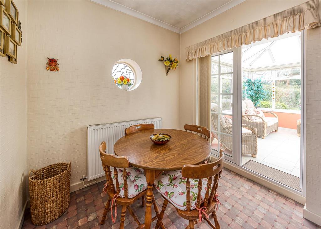 19 Foley Avenue-kitchen4.jpg