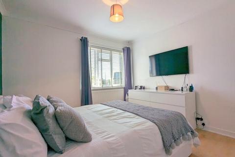 153 Burns Avenue, Feltham, TW14 9HZ
