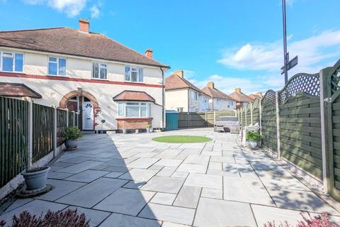 153 Burns Avenue, Feltham, TW14 9HZ