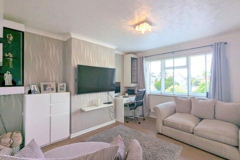 153 Burns Avenue, Feltham, TW14 9HZ