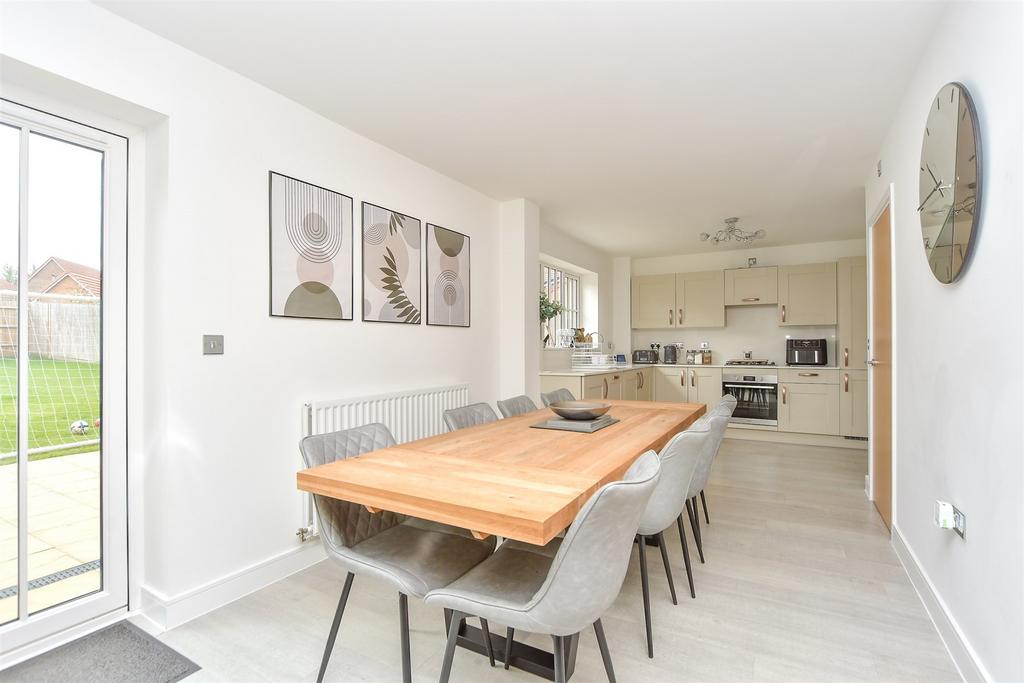 Kitchen/Dining Area