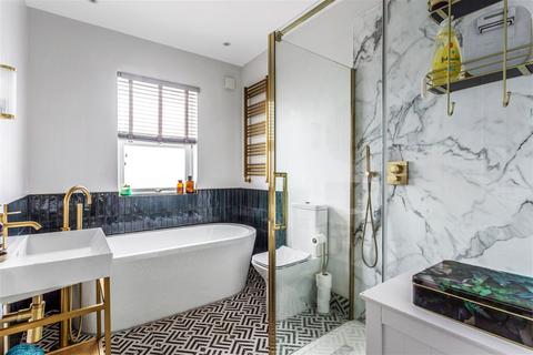 55 Kings Avenue, New Malden, KT3 4DU