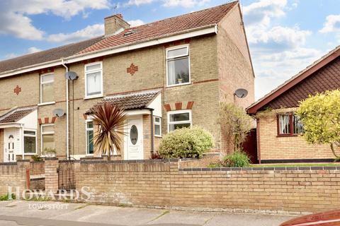 3 bedroom end of terrace house for sale, Hall Road, Lowestoft
