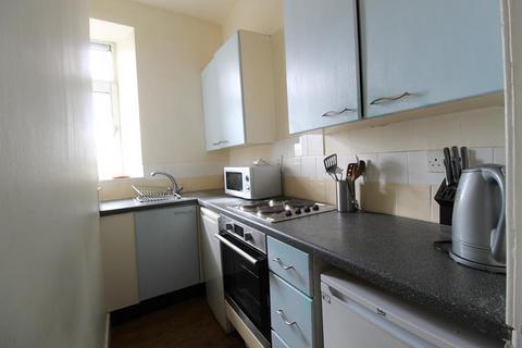 2 bedroom flat to rent, Whitehall Road, Top Floor,AB25