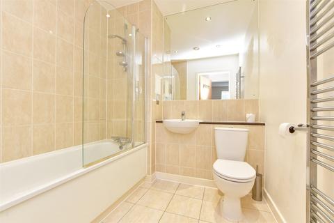 2 bedroom apartment for sale, Russells Crescent, Horley, Surrey