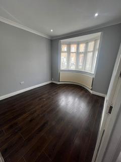 6 bedroom terraced house to rent, Bramley Close, London E17