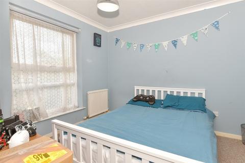 52 Farm Holt, New Ash Green, Longfield, DA3 8QB