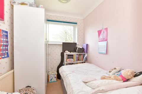 52 Farm Holt, New Ash Green, Longfield, DA3 8QB
