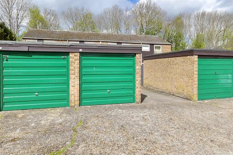 52 Farm Holt, New Ash Green, Longfield, DA3 8QB