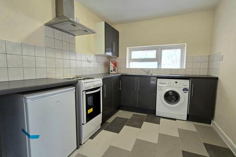 1 bedroom maisonette to rent, Farnham Road, Liss