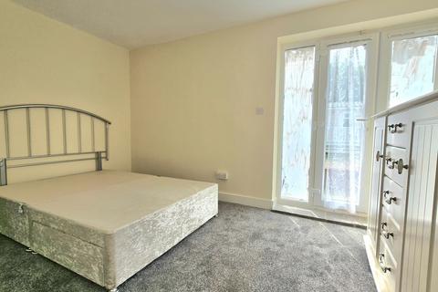 1 bedroom maisonette to rent, Farnham Road, Liss