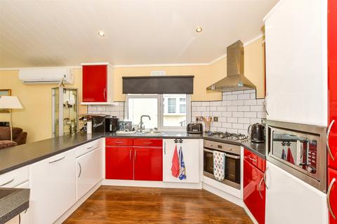 2 bedroom park home for sale, Woodlands Lodge Park, Ashford, Kent