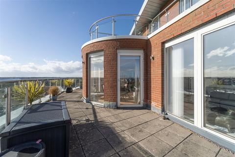 2 bedroom penthouse for sale, Richmond Hill Drive, Bournemouth BH2