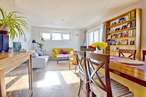 2 bedroom flat for sale, Dartmouth Park Hill, Dartmouth Park, London NW5