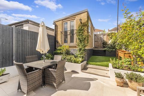 197 Malpas Road, London, SE4 1BH