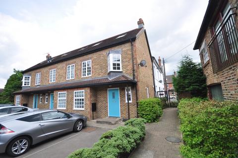 3 bedroom end of terrace house to rent, Caffyns Cottages High Street RH17