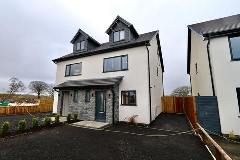 4 bedroom semi-detached house for sale, Heol-Y-Bedw-Hirion, Markham, NP12